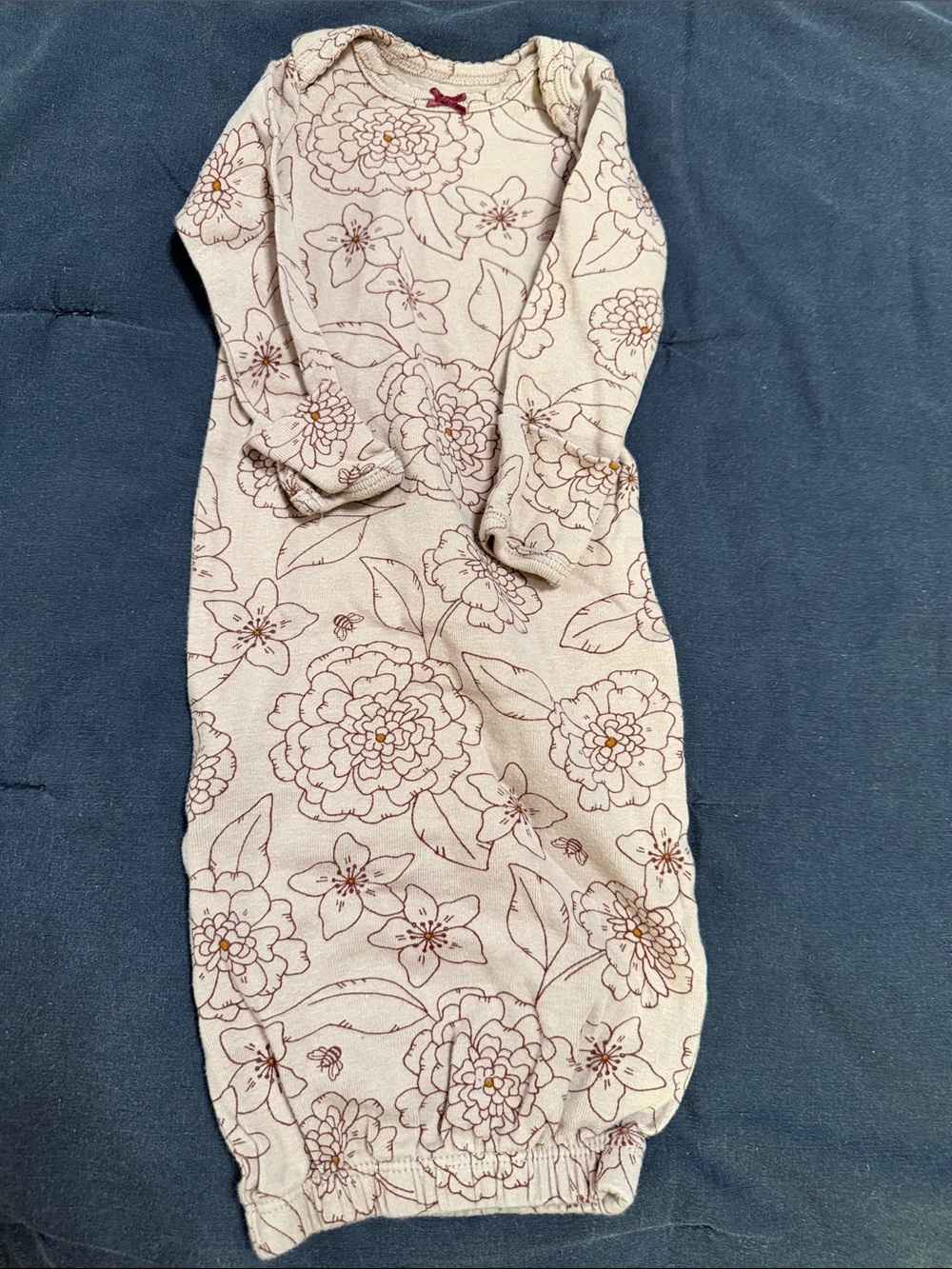 🍎5/$35🍎
Carter's Dusty Mauve Floral Knit Newborn Gown